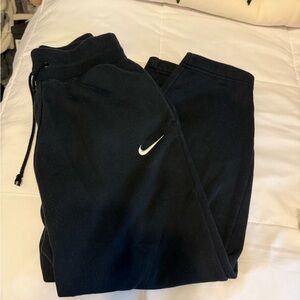 Nike Women’s Flared Sweatpants